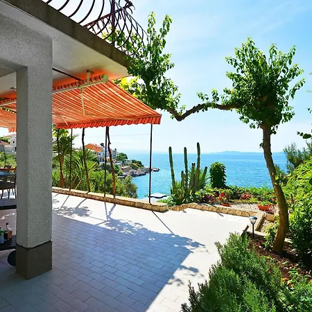 Semesterbostad House Sreca Trogir