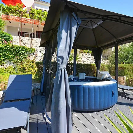 Semesterbostad House Sreca Trogir