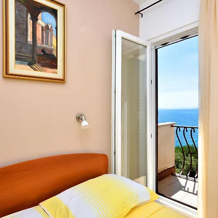 Semesterbostad House Sreca *