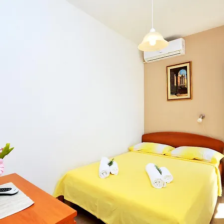 Semesterbostad House Sreca