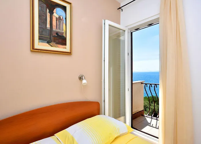 Nyaraló House Sreca *